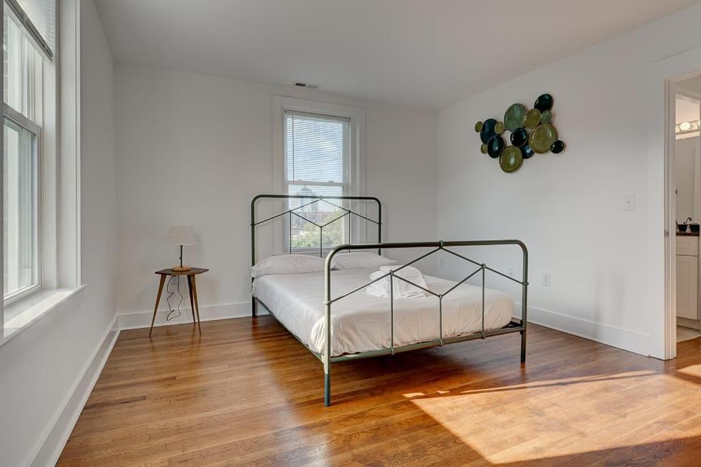 Greatly Located And Elegant 1Br With Parking Apartment Durham Luaran gambar